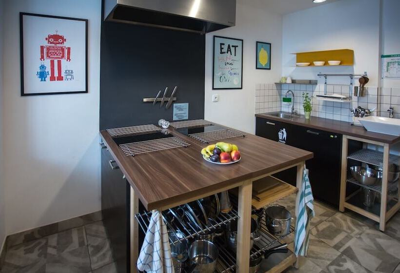 هاستل Safestay Warsaw Old Town