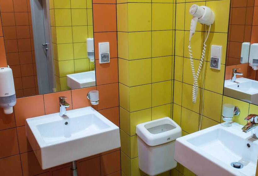 هاستل Safestay Warsaw Old Town