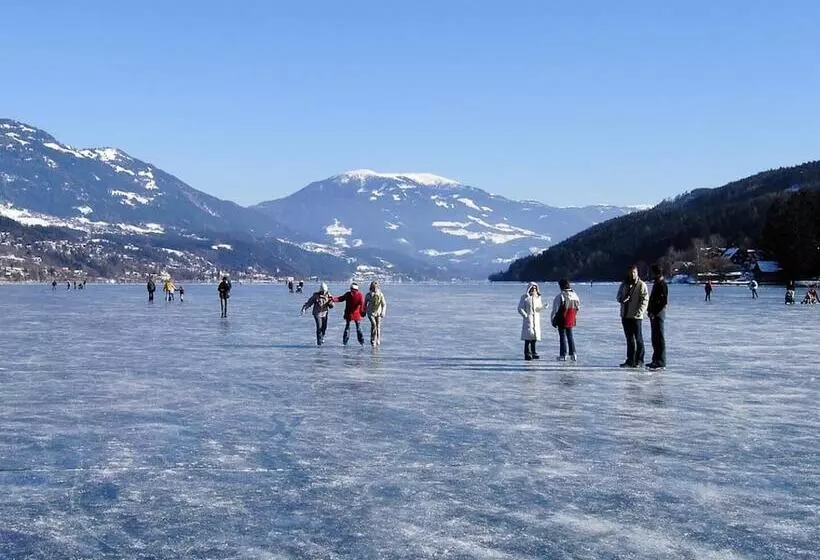 ホテル Villa Postillion Am See