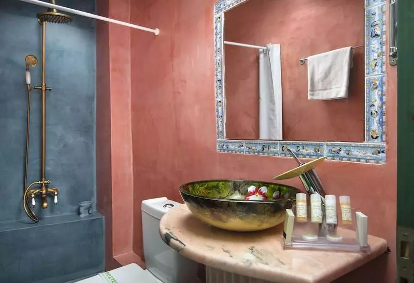 پانسیون Dream Art Studios