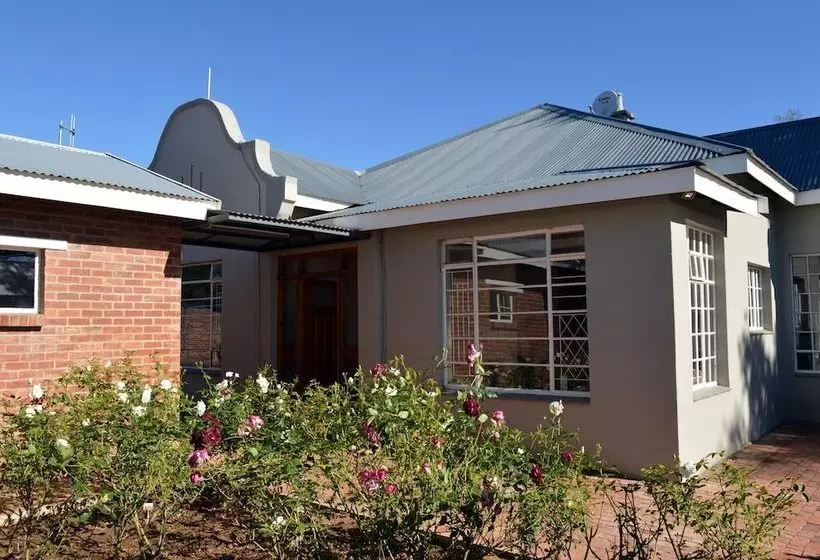 پانسیون Village Lodge Harrismith