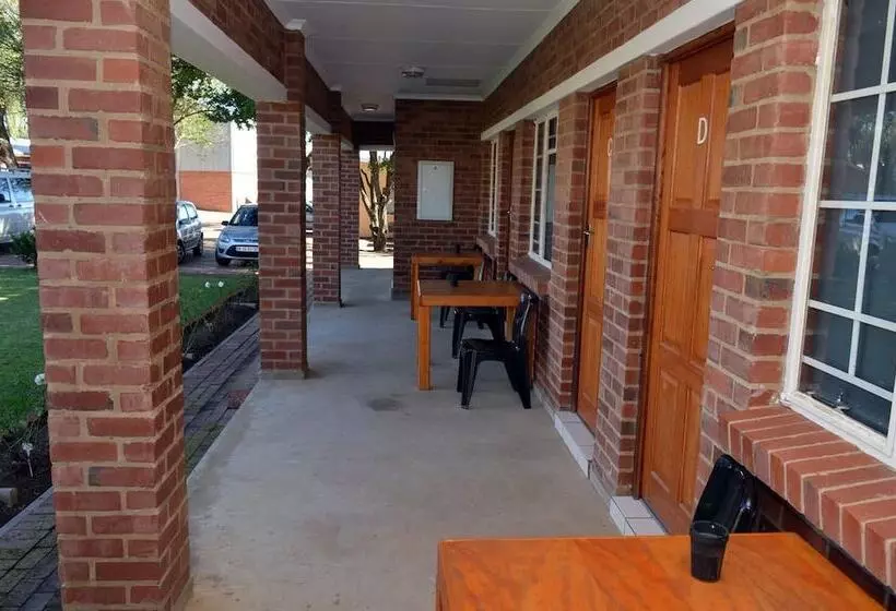 پانسیون Village Lodge Harrismith