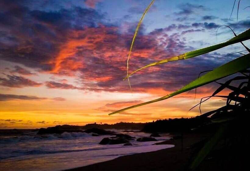 Yala Waves Beach Resort