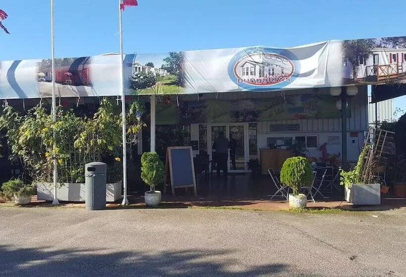 ホテル Casinhas Do Alentejano   Lands House Bungalows