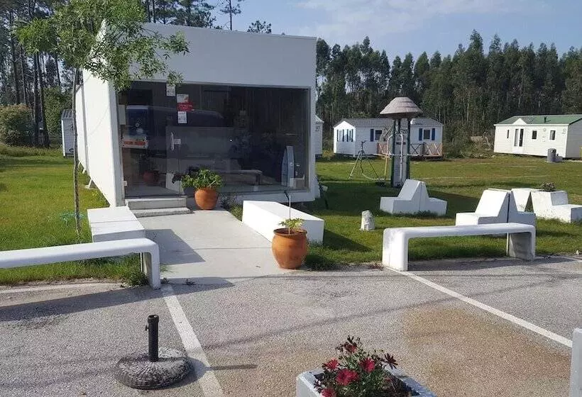 ホテル Casinhas Do Alentejano   Lands House Bungalows