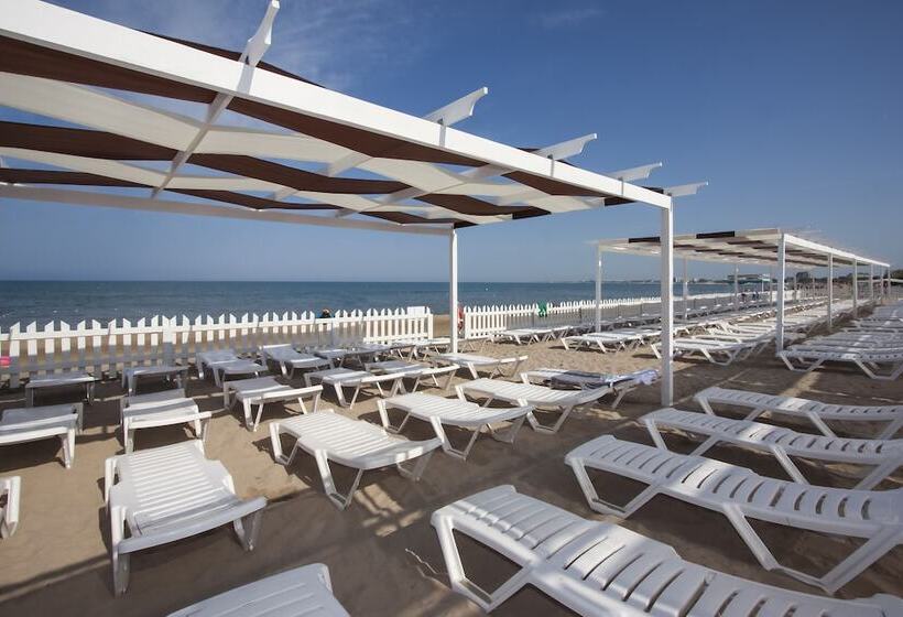 בית מלון כפרי Sunmarinn Resort