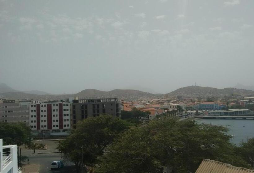 پانسیون Arla Residential