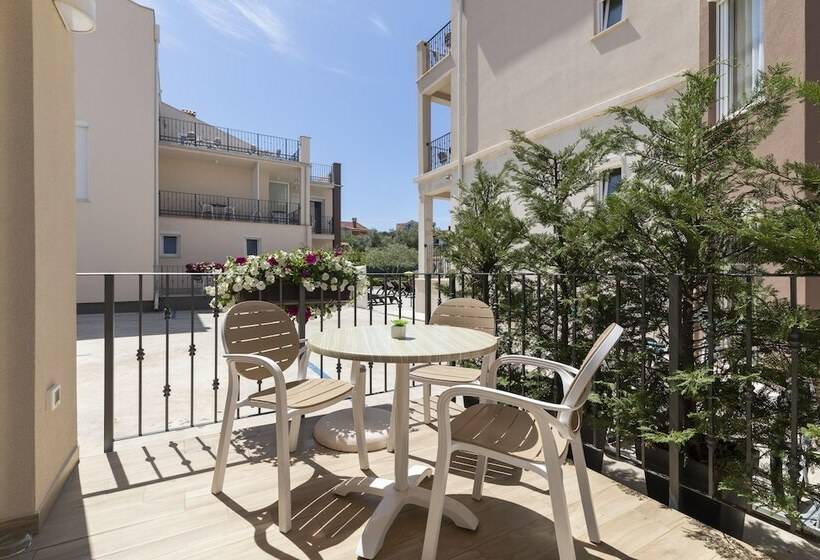 Apartments Villa Nina