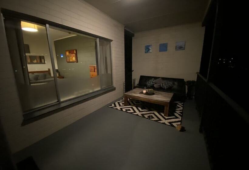 Apartment On Tennyson