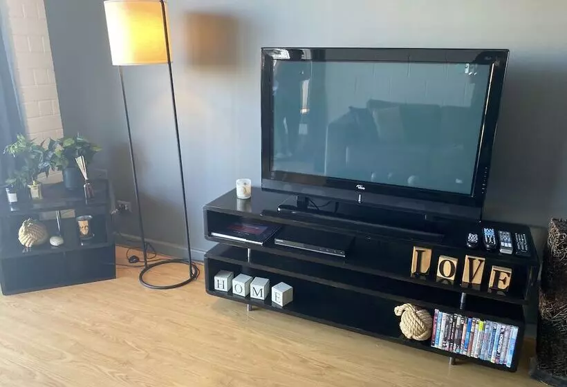 Apartment On Tennyson