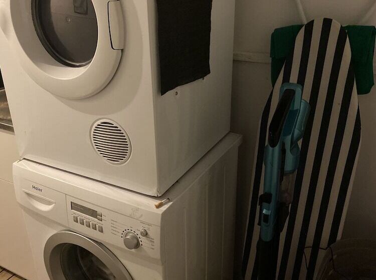 Apartment On Tennyson