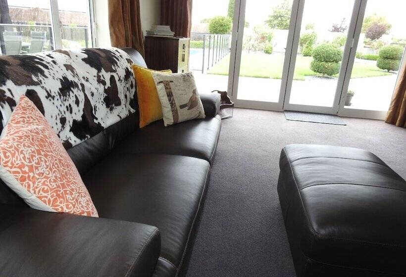 Grasslands Bed & Breakfast