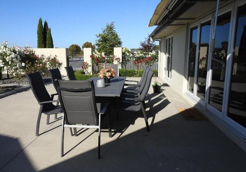 Grasslands Bed & Breakfast