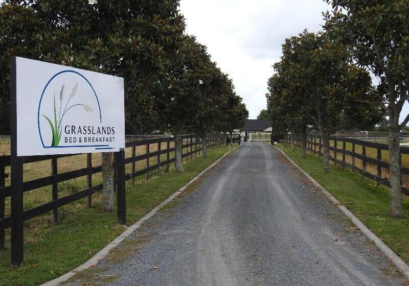 Grasslands Bed & Breakfast