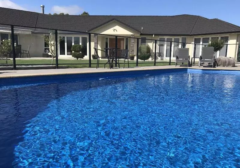 Grasslands Bed & Breakfast