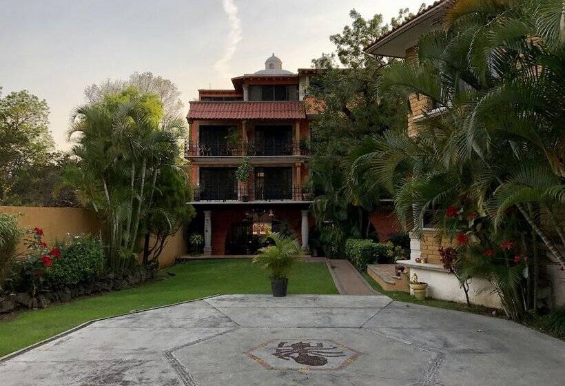 Hotel Nican Mo Calli