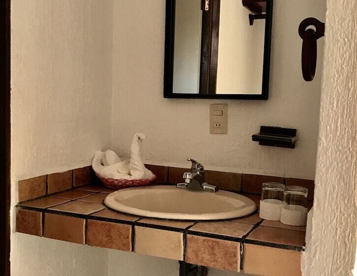 Hotel Nican Mo Calli