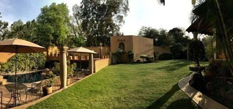 Hotel Nican Mo Calli