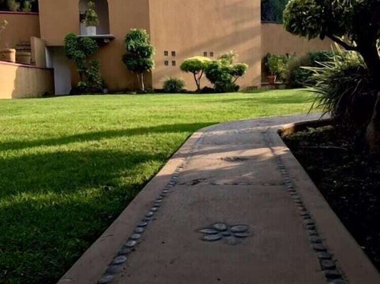 Hotel Nican Mo Calli