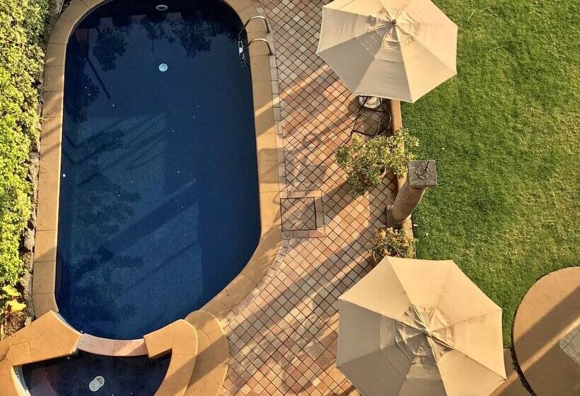 Hotel Nican Mo Calli