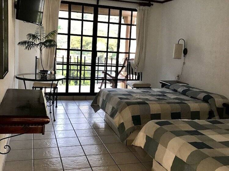 Hotel Nican Mo Calli