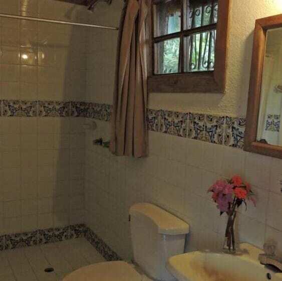 هتل Y Restaurante Bambu