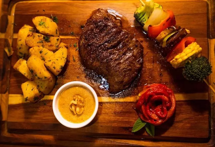 هتل Y Restaurante Bambu