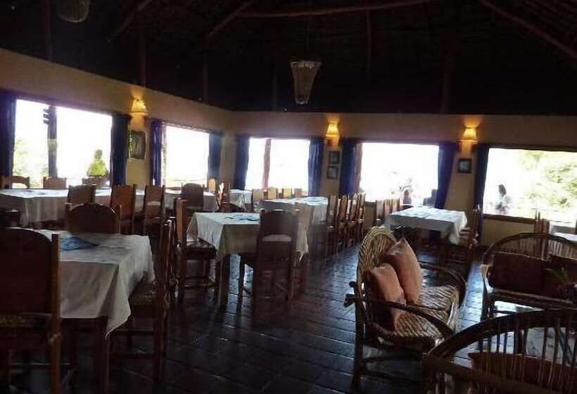 هتل Y Restaurante Bambu