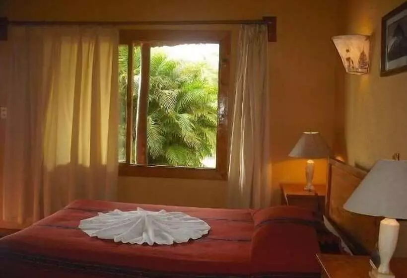 هتل Y Restaurante Bambu