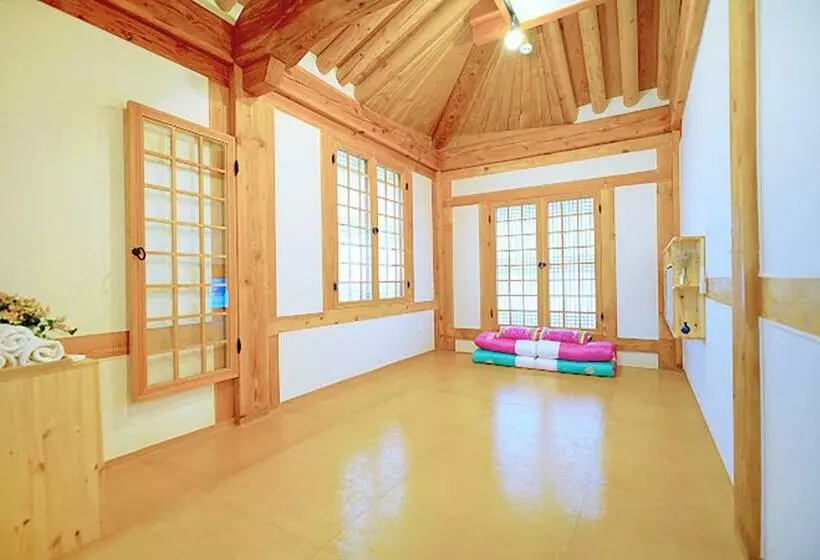 Majatalo Lee Ga Hanok