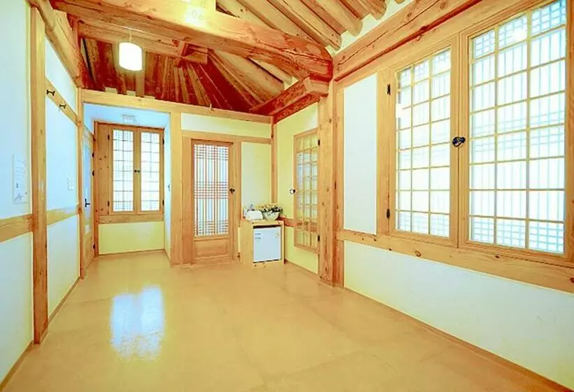 Majatalo Lee Ga Hanok