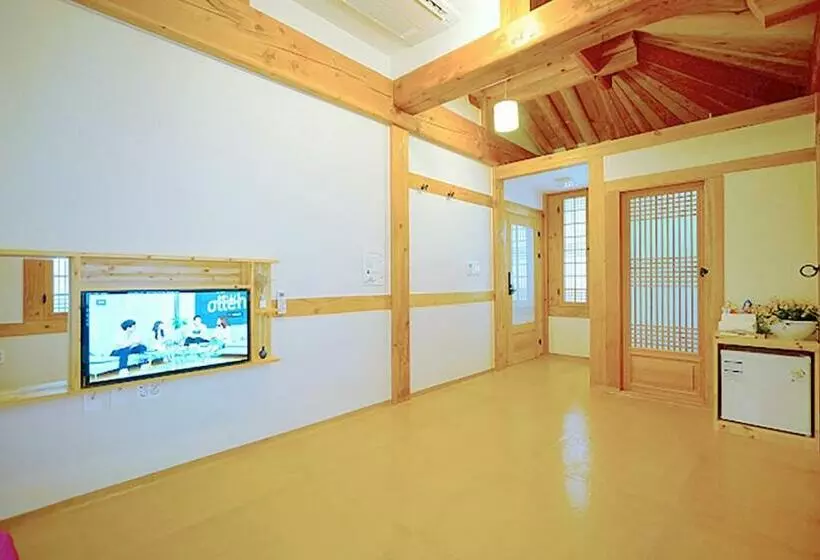 Majatalo Lee Ga Hanok