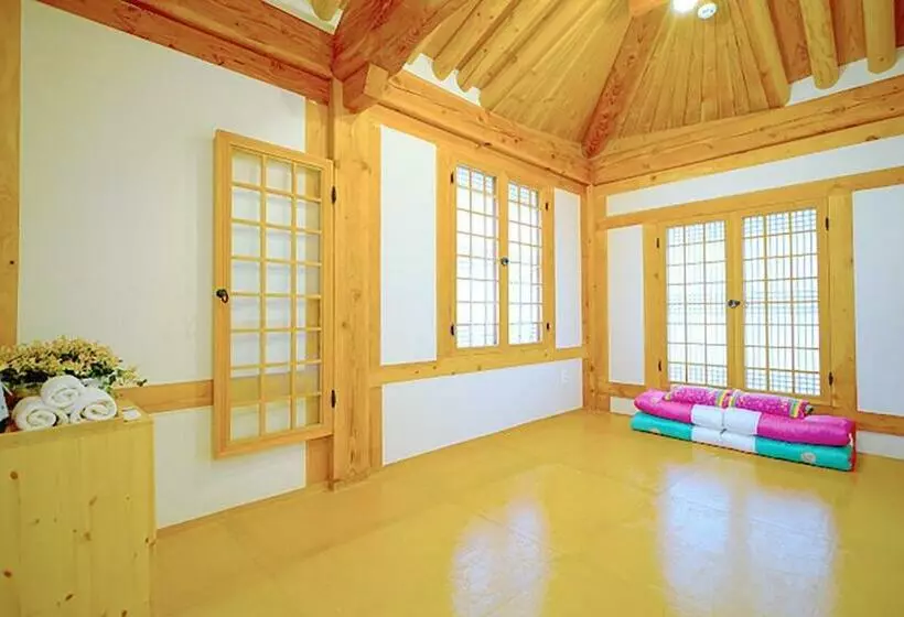 Majatalo Lee Ga Hanok