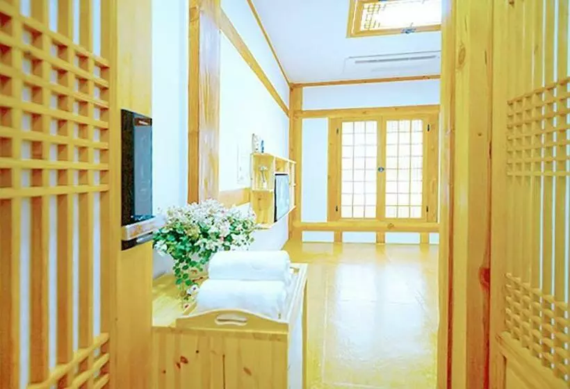 Majatalo Lee Ga Hanok