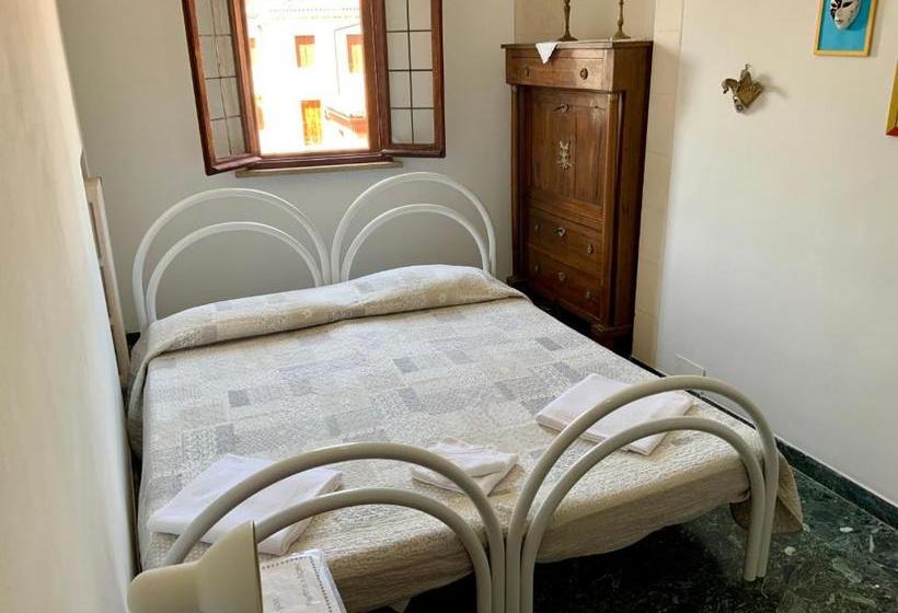 پانسیون Venice Martina's Home