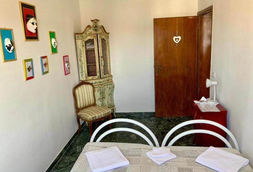 پانسیون Venice Martina's Home