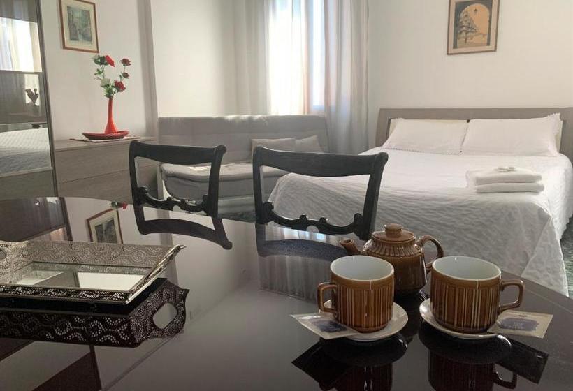 پانسیون Venice Martina's Home