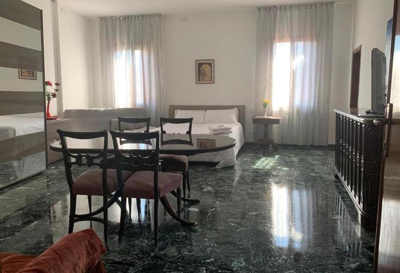 پانسیون Venice Martina's Home