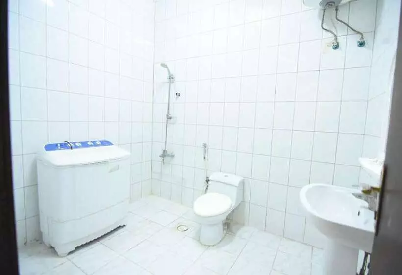 هتل Al Eairy Furnished Apartments Riyadh 5