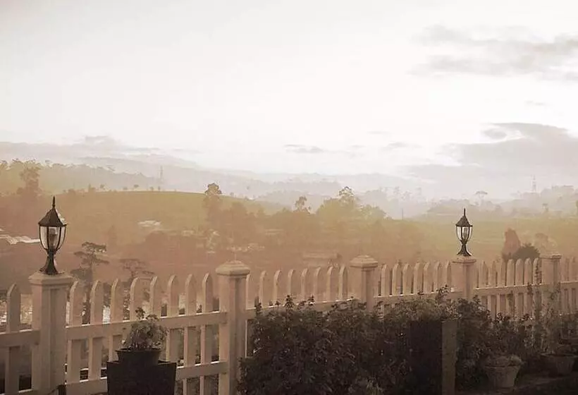 Hotelli Lake View Comfort Bungalow