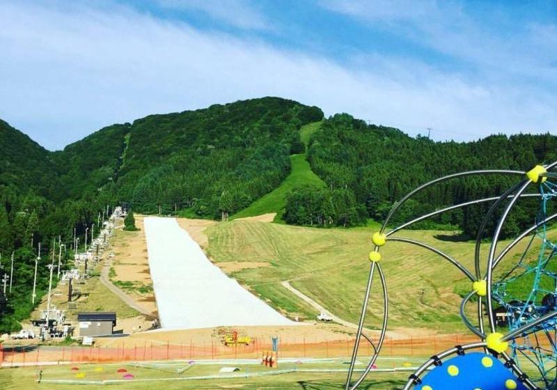 호텔 Lodge Hahnenkamm