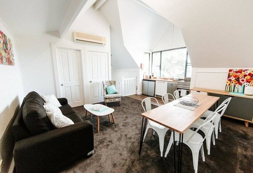 Отель The Berry Inn