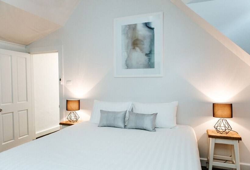 Отель The Berry Inn