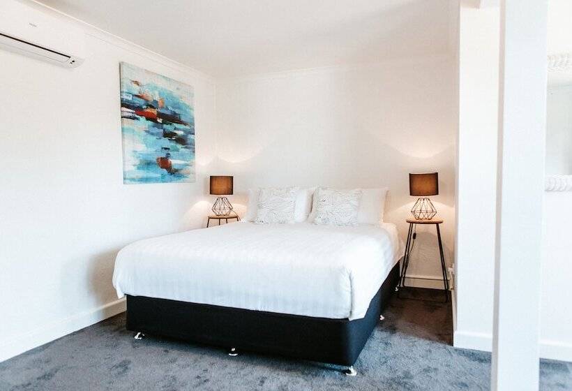 Отель The Berry Inn