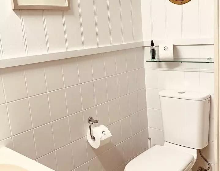 Majatalo Edge17 Port Fairy Wharf