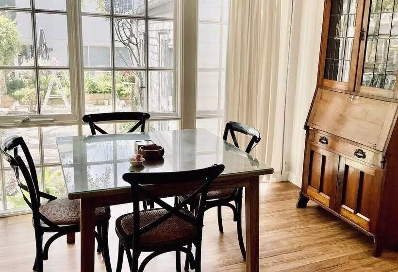 Majatalo Edge17 Port Fairy Wharf