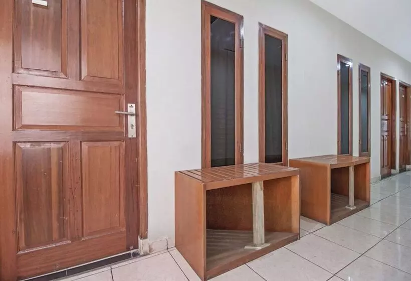 ペンション Reddoorz Plus Near Ciputra World Kuningan 2