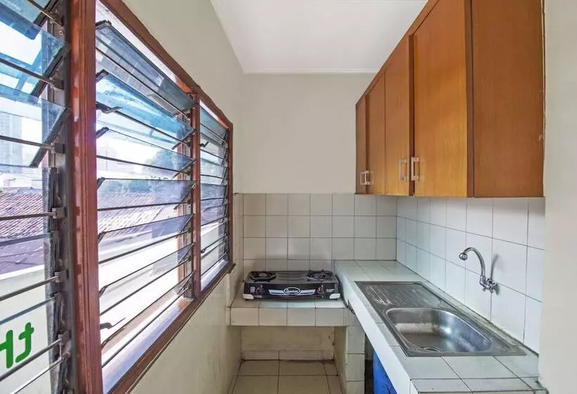 ペンション Reddoorz Plus Near Ciputra World Kuningan 2