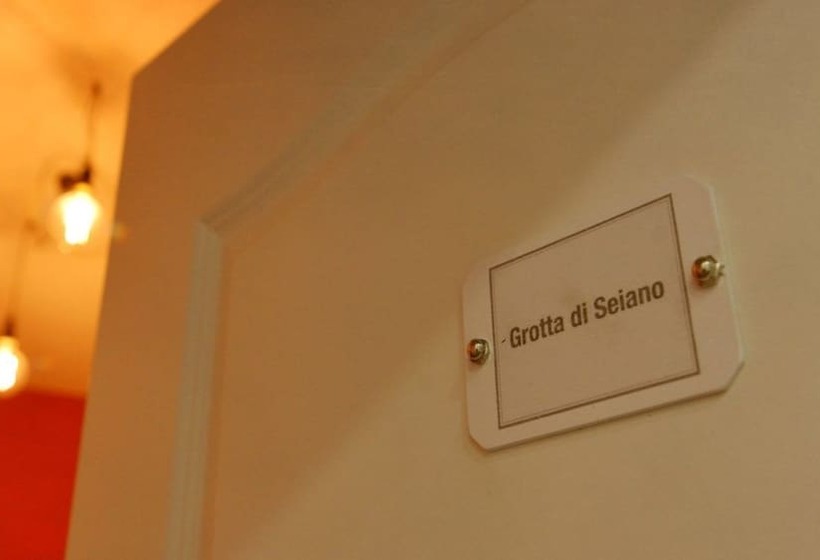 تختخواب و صبحانه Chiaia Roof