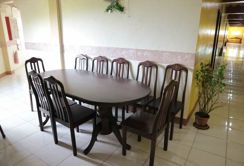 Centillo Travellers Inn